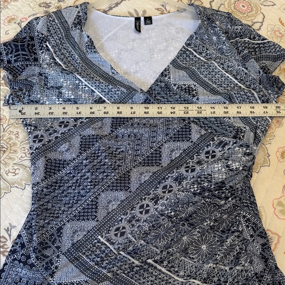 Relativity 90’s Style Knit Top - Picture 4 of 5